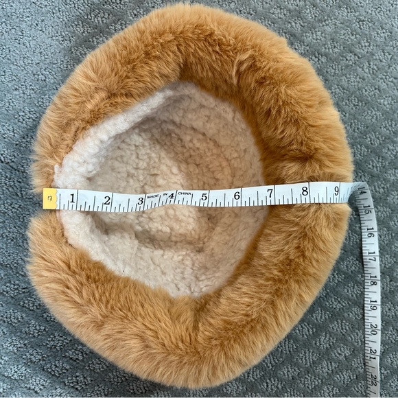 Fun faux fur hat in a burnt orange - Picture 4 of 5